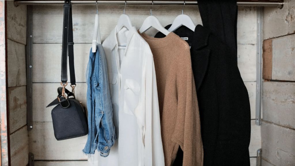 How to Create a Capsule Wardrobe Minimalism in Fashion