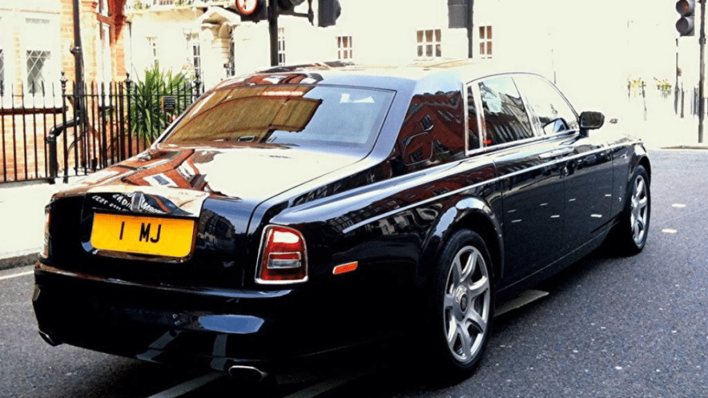 What Sets Private Plates Apart on UK Roads